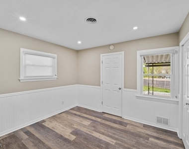49 Louis Ave - Photo Thumbnail 9