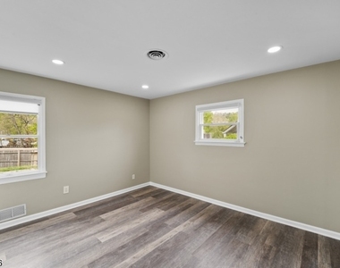 49 Louis Ave - Photo Thumbnail 6