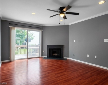 10 Dina Ln - Photo Thumbnail 3