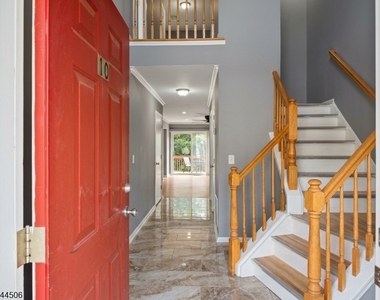 10 Dina Ln - Photo Thumbnail 1