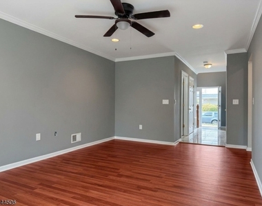 10 Dina Ln - Photo Thumbnail 4