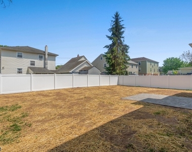 227 N 11th St - Photo Thumbnail 20