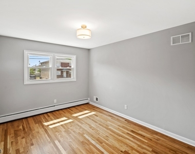 227 N 11th St - Photo Thumbnail 9