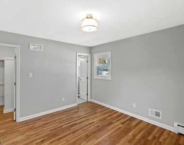 227 N 11th St - Photo Thumbnail 13