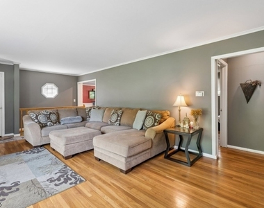 203 Dorchester St - Photo Thumbnail 2