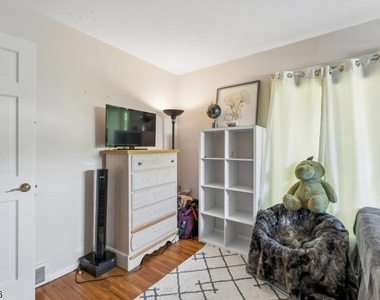 203 Dorchester St - Photo Thumbnail 11