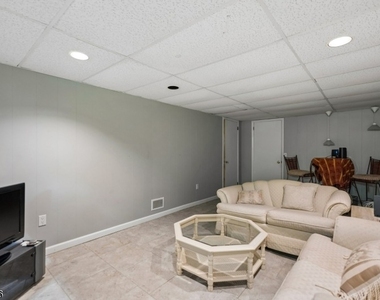 203 Dorchester St - Photo Thumbnail 16
