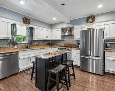 203 Dorchester St - Photo Thumbnail 5