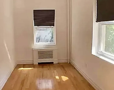 258 East 78th Street - Photo Thumbnail 2