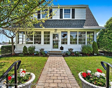 27 Shrewsbury Drive - Photo Thumbnail 1