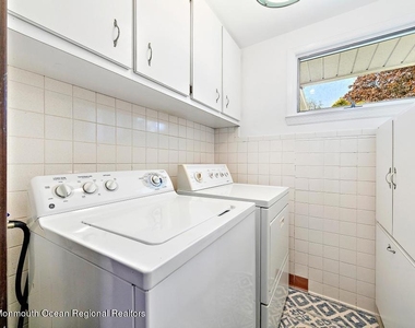 27 Shrewsbury Drive - Photo Thumbnail 17