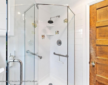 27 Shrewsbury Drive - Photo Thumbnail 24