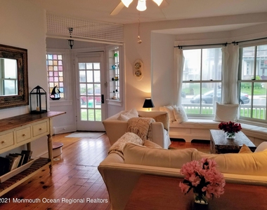 6 Heck Avenue - Photo Thumbnail 2