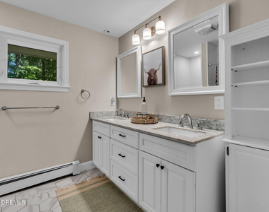 10 Woodland Terrace - Photo Thumbnail 17
