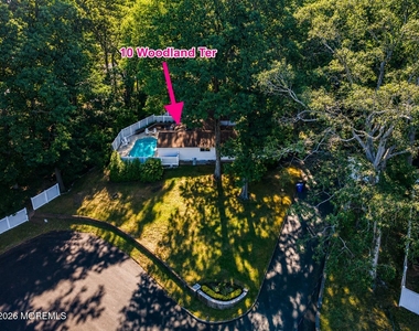 10 Woodland Terrace - Photo Thumbnail 32