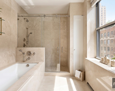 East 80th Street - Photo Thumbnail 2