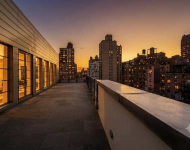 East 80th Street - Photo Thumbnail 3