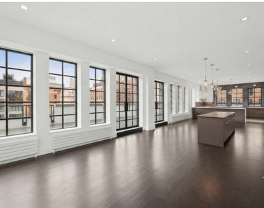 East 80th Street - Photo Thumbnail 1
