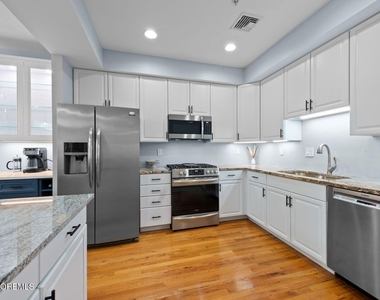 162 Main Street - Photo Thumbnail 10