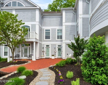 162 Main Street - Photo Thumbnail 1