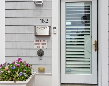 162 Main Street - Photo Thumbnail 3