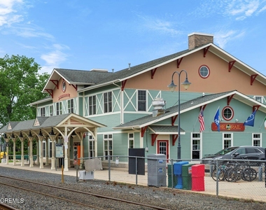 162 Main Street - Photo Thumbnail 43
