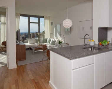 West 29th Street - Photo Thumbnail 4