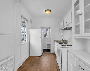 805 6th Avenue - Photo Thumbnail 17