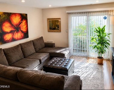 102 Wedgewood Circle - Photo Thumbnail 1