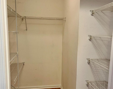 102 Wedgewood Circle - Photo Thumbnail 13