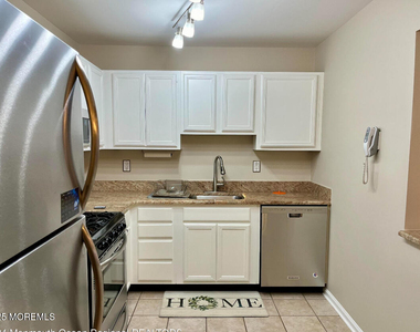 102 Wedgewood Circle - Photo Thumbnail 3