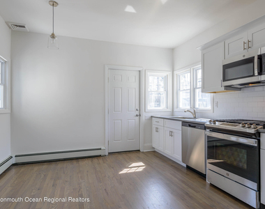 109 E River Road - Photo Thumbnail 8