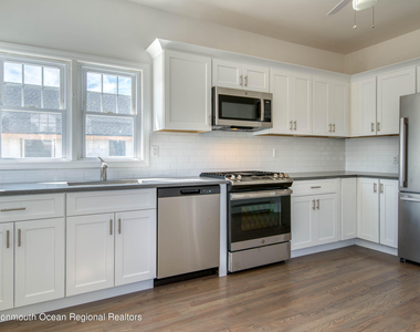 109 E River Road - Photo Thumbnail 6