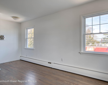 109 E River Road - Photo Thumbnail 20