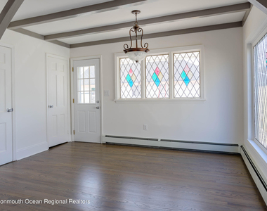 109 E River Road - Photo Thumbnail 13