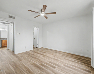 5995 N 78th Street - Photo Thumbnail 4