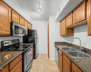 5995 N 78th Street - Photo Thumbnail 3