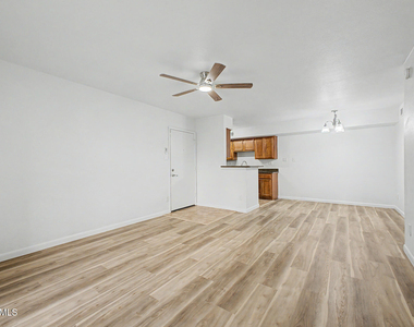 5995 N 78th Street - Photo Thumbnail 10