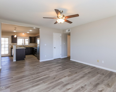 5716 S Roberts Road - Photo Thumbnail 2
