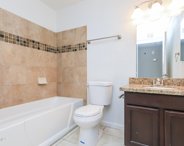 5716 S Roberts Road - Photo Thumbnail 12
