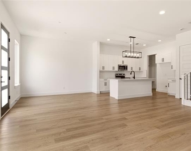 8909 Lowell Street - Photo Thumbnail 5