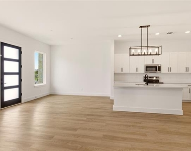 8909 Lowell Street - Photo Thumbnail 4