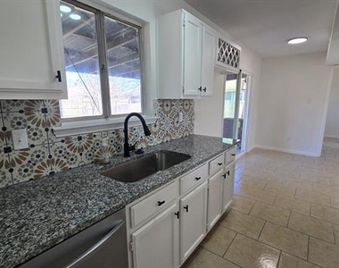 5620 Stone Meadow Lane - Photo Thumbnail 4