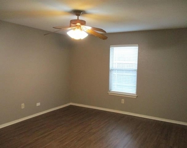 912 Shell Court - Photo Thumbnail 6