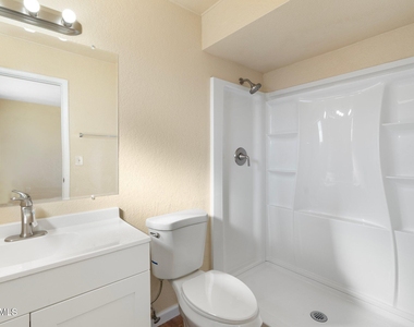 4043 W Sweetwater Avenue - Photo Thumbnail 11