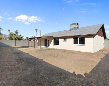 4043 W Sweetwater Avenue - Photo Thumbnail 19