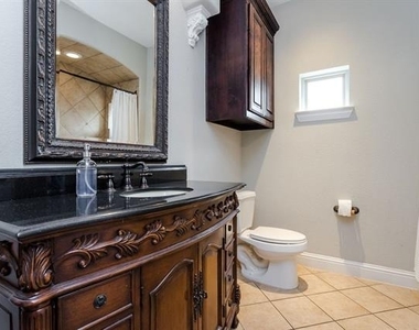 3817 Bowser Avenue - Photo Thumbnail 27