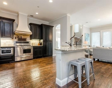 3817 Bowser Avenue - Photo Thumbnail 18