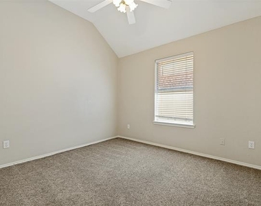 2517 Vail Drive - Photo Thumbnail 7