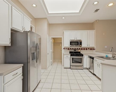 2517 Vail Drive - Photo Thumbnail 6